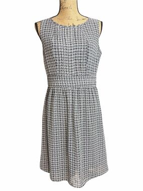 Emma & Michele Sleek Black & White Geometric Sleeveless Mini Dress. EC. Size 6
